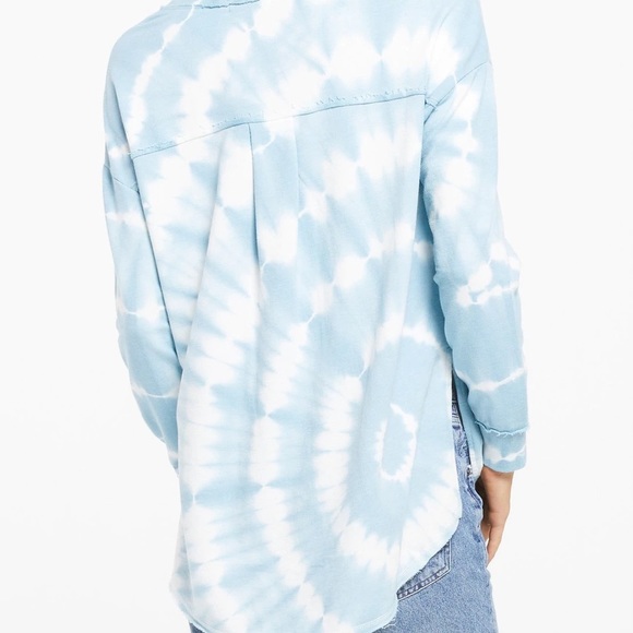 V neck Tie Dye Weekender - Picture 3 of 4